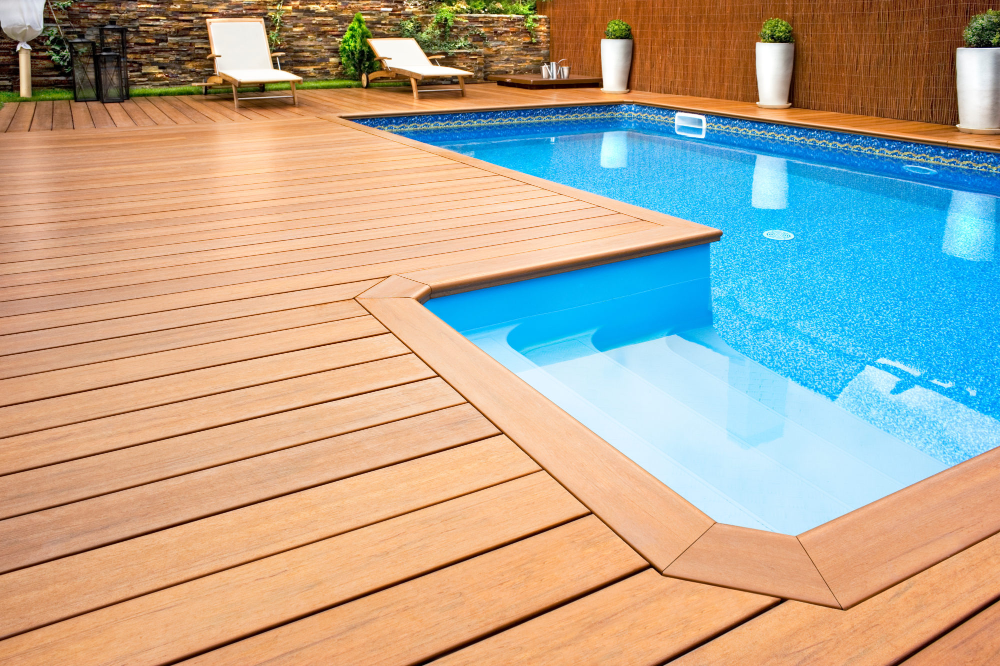 Lire la suite à propos de l’article Votre constructeur de piscine à Bordeaux en Gironde bâtit votre piscine sur-mesure.