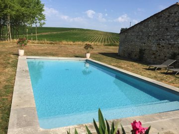 Lire la suite à propos de l’article Rénovation piscine carrelée à Bordeaux en Gironde : restauré votre piscine creusée